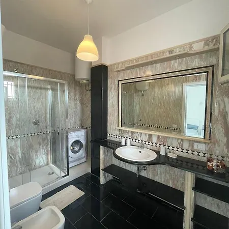 Montecristo Apartment דירה